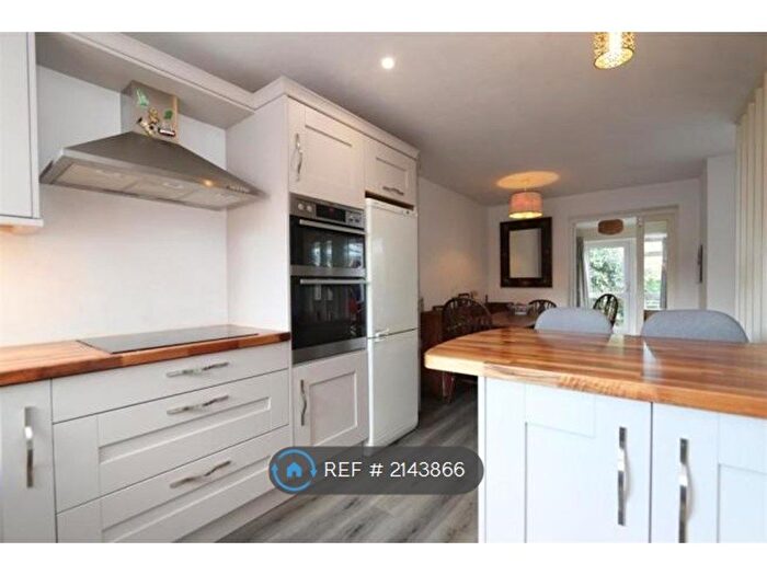 3 Bedroom End Of Terrace House To Rent In Coverley Close, Brentwood, CM13