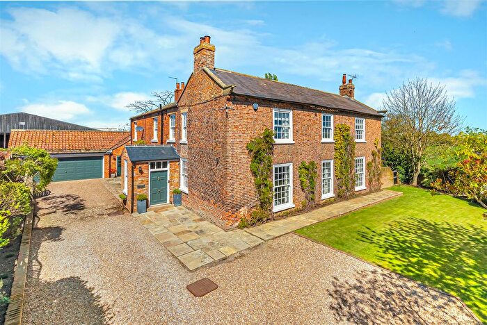 6 Bedroom Detached House For Sale In Tockwith Road, Long Marston, York, YO26
