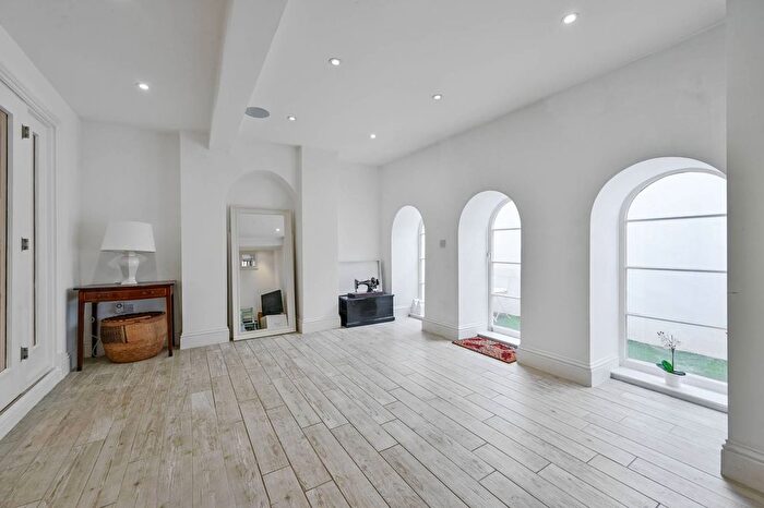 3 Bedroom Flat For Sale In Lee Terrace, Blackheath, London, SE3