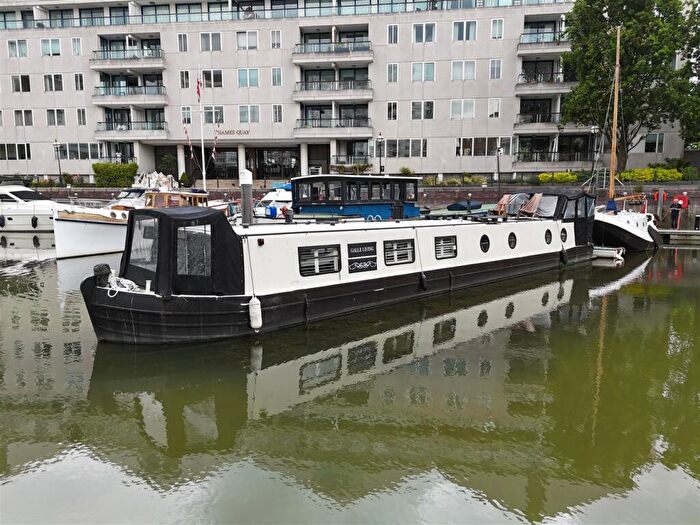 1 Bedroom House Boat For Sale In Tequila Sunrise, West Brompton, Chelsea, SW10