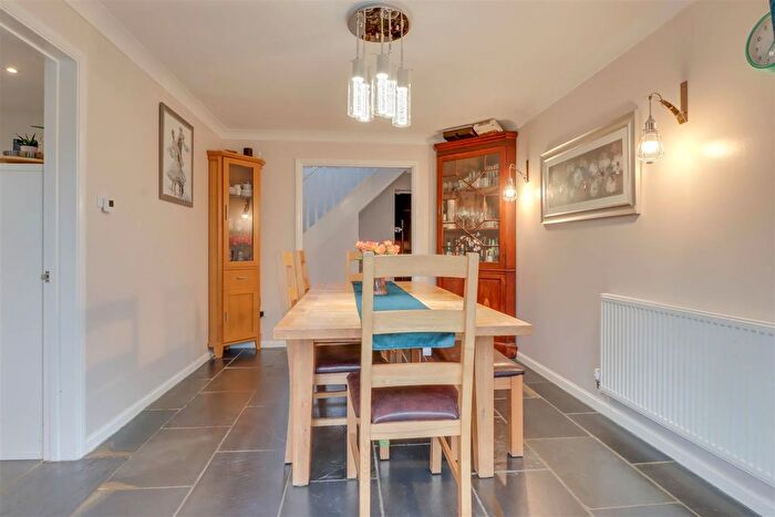 4 Bedroom Detached House For Sale In Twinstead, Wickford, SS12