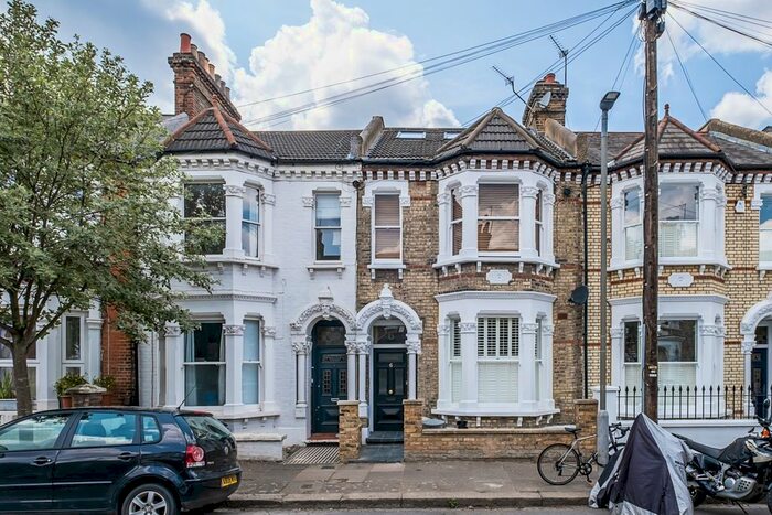 3 Bedroom Maisonette To Rent In Forthbridge Road, London, SW11