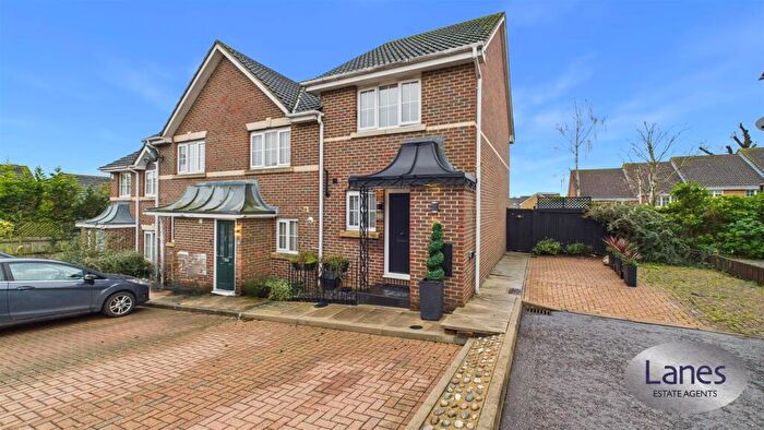 2 Bedroom End Of Terrace House For Sale In Little Stock Road, Cheshunt, Waltham Cross, EN7