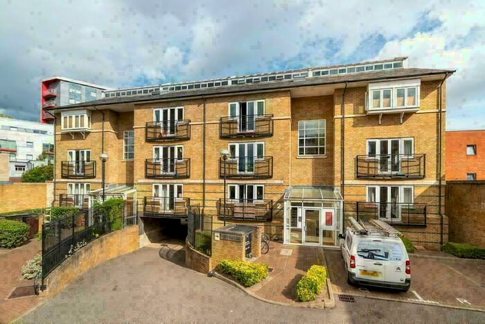 2 Bedroom Apartment To Rent In Menai Place, Blondin Street, Bow, E3