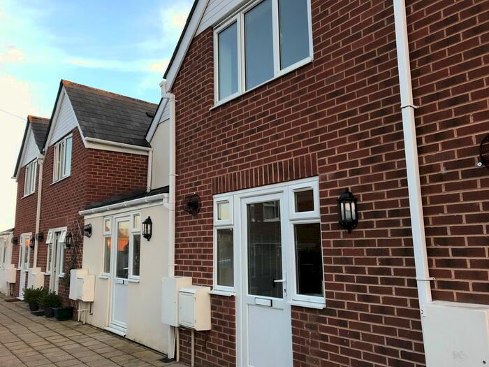 2 Bedroom Town House To Rent In Westbrook Close, Exeter, EX4