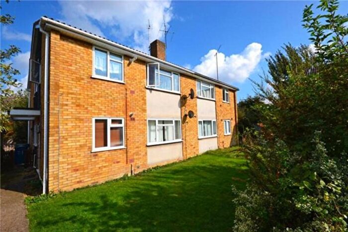 2 Bedroom Maisonette To Rent In Chatsworth Avenue, Cambridge, CB4
