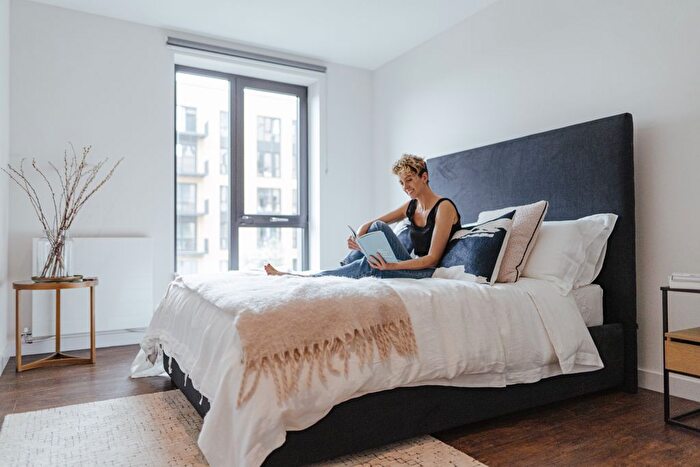 2 Bedroom Flat To Rent In Greenford, UB6