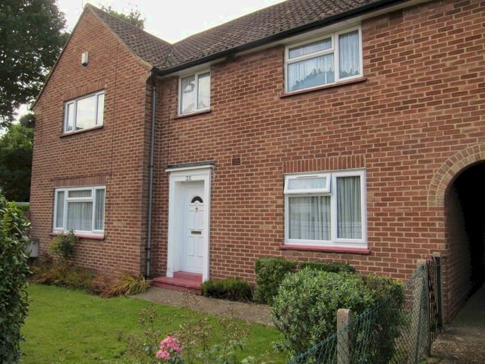 2 Bedroom Maisonette To Rent In Anslow Gardens, Iver Heath, Buckinghamshire, SL0