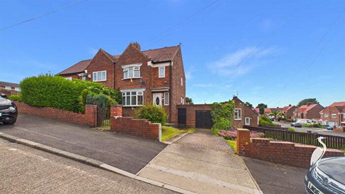3 Bedroom Semi-Detached House For Sale In Maple Avenue, Silksworth, Sunderland, SR3