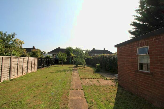 3 Bedroom Semi-Detached House To Rent In Bluebell Road, Norwich, NR4