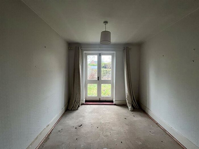 2 Bedroom Semi-Detached House For Sale In Brookvale Road, Stratford-Upon-Avon, CV37