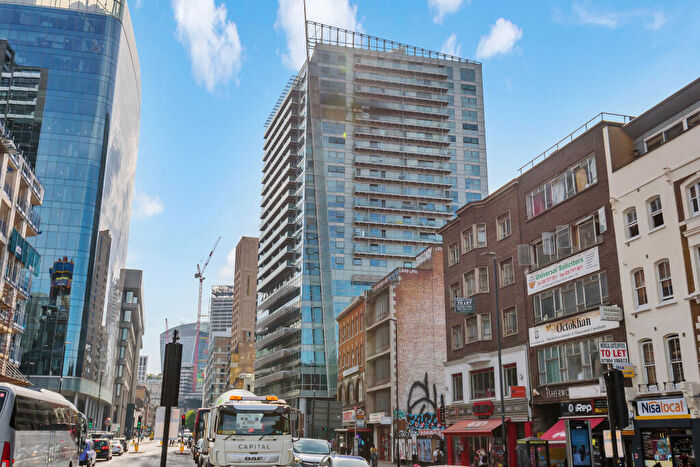 2 Bedroom Apartment To Rent In Whitechapel High Street, London, E1