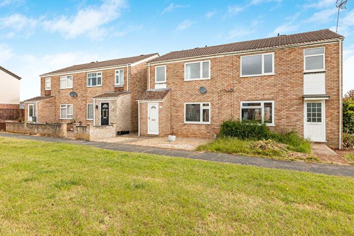3 Bedroom Semi-detached House For Sale In Austen Walk, Bicester, OX26