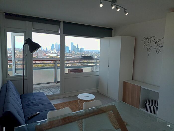 2 Bedroom Flat To Rent In Hindmarsh Close, London, London, E1
