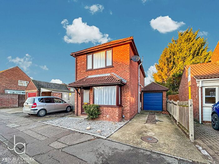 3 Bedroom Detached House For Sale In Lufkin Road, Colchester, CO4