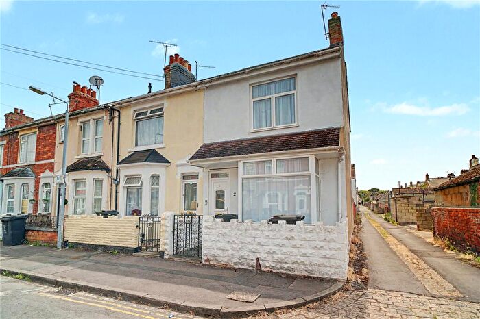 3 Bedroom End Of Terrace House For Sale In Portsmouth Street, Town Centre, Swindon, SN1