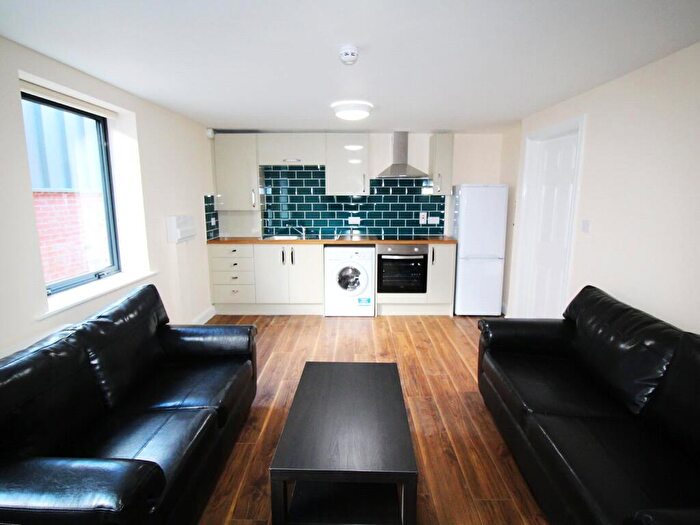 2 Bedroom Apartment To Rent In Apt, Blenheim Terrace #, LS2