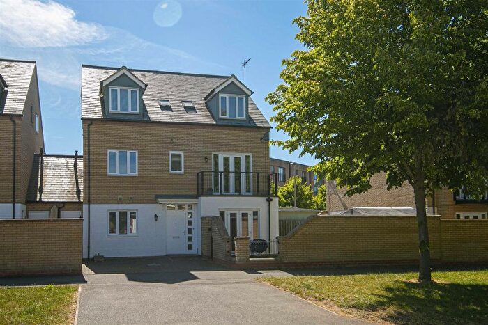 4 Bedroom Semi Detached House To Rent In Monellan Grove, Caldecotte, MK7