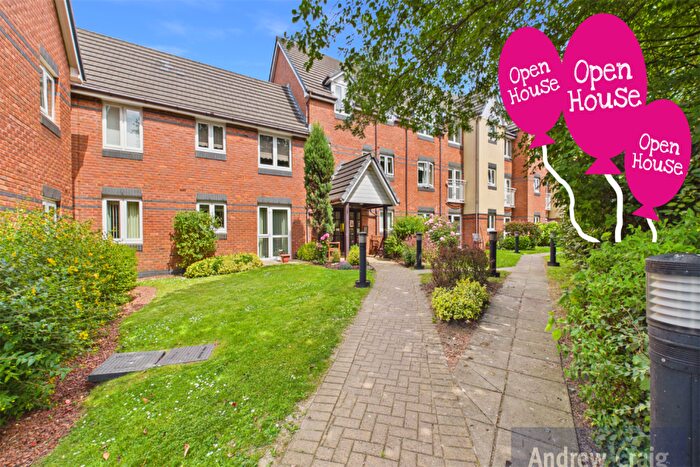 2 Bedroom Apartment For Sale In Willow Bank Court Beckenham Close, East Boldon, NE36
