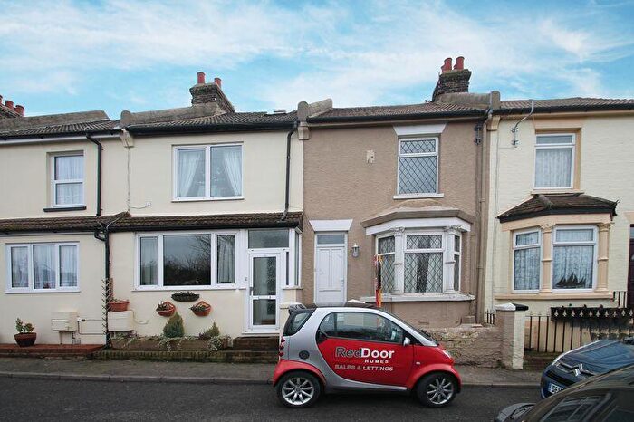 2 Bedroom Terraced House To Rent In Layfield Road, Gillingham, ME7