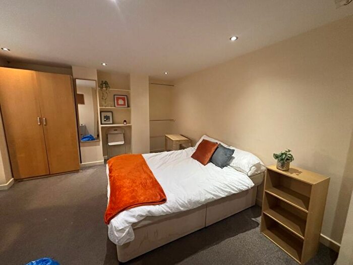 1 Bedroom End Of Terrace House To Rent In Burley Road, Burley, Leeds, LS4