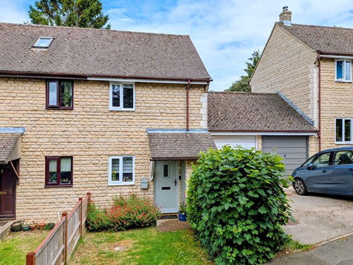 2 Bedroom Semi-Detached House For Sale In Lords Piece Road, Chipping Norton, OX7