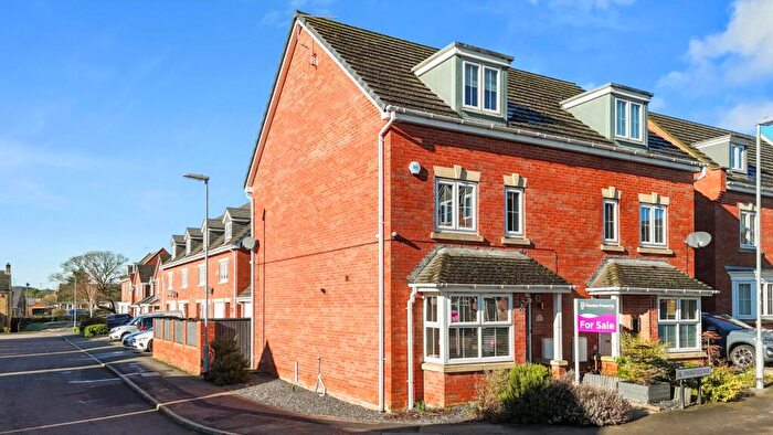 4 Bedroom Semi Detached House For Sale In Springfield Way, Millhouse Green, S36