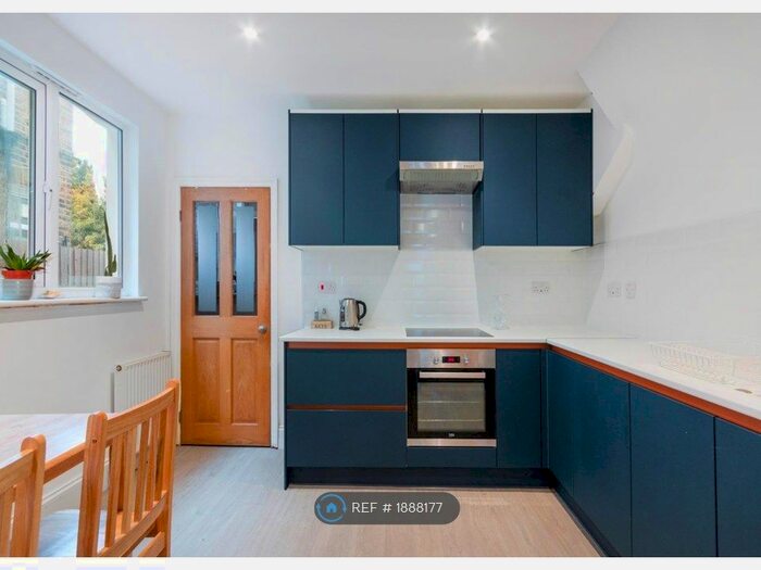 2 Bedroom Maisonette To Rent In Mellison Road, London, SW17