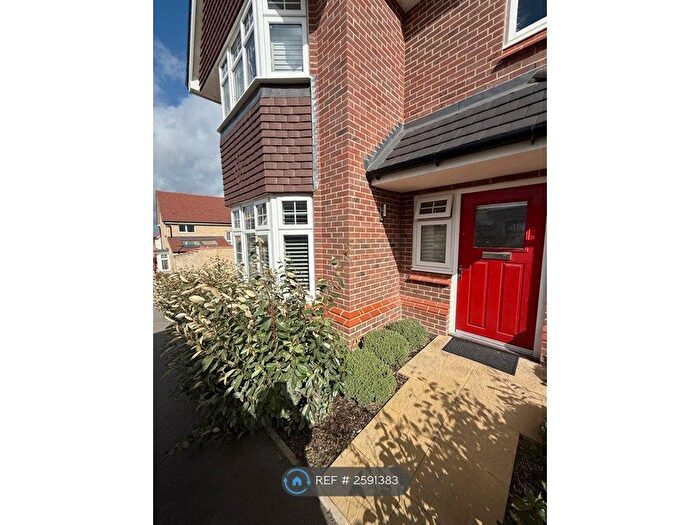 4 Bedroom Semi-Detached House To Rent In Panama Gardens, Houghton Regis, Dunstable, LU5