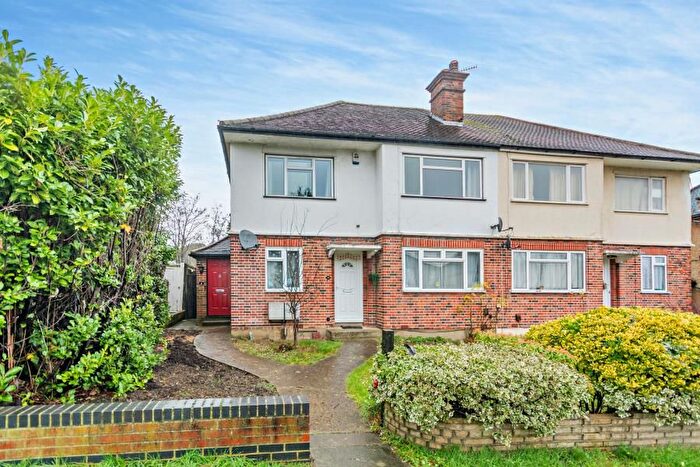 2 Bedroom Maisonette To Rent In Tolcarne Drive, Pinner, HA5