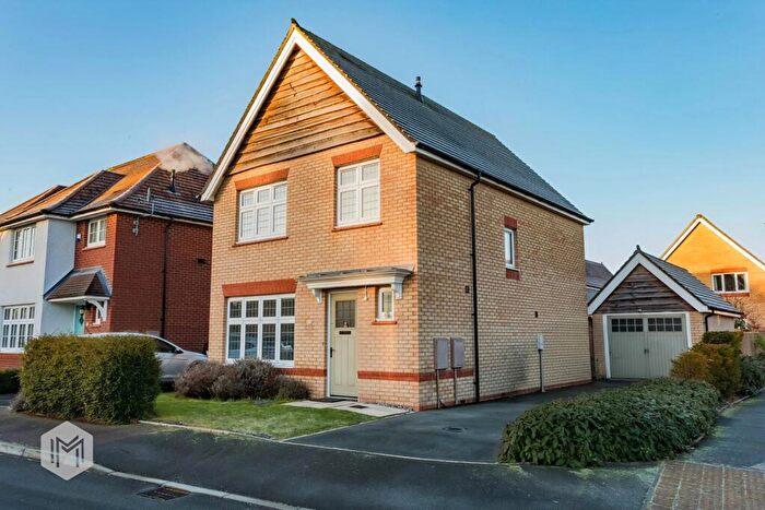 3 Bedroom Detached House For Sale In Yarningdale Avenue, Worsley, Manchester, M28