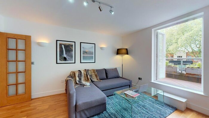 2 Bedroom Flat To Rent In Chiswick High Road, London, W4