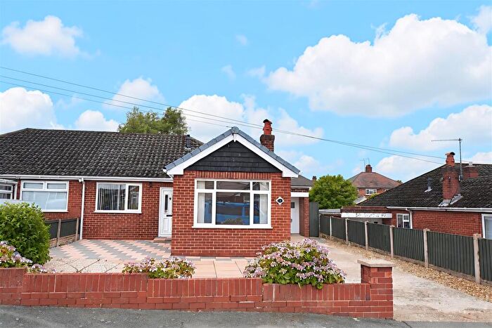 2 Bedroom Semi-Detached Bungalow For Sale In Edinburgh Road, Wrexham, LL11
