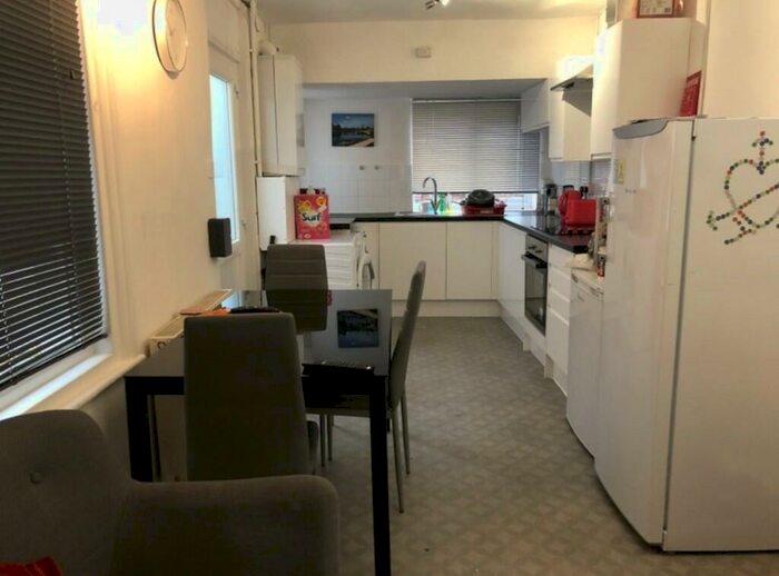 5 Bedroom House Of Multiple Occupation To Rent In Pinhoe Road, Exeter, Devon, EX4