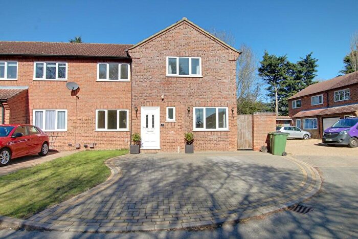 4 Bedroom Semi Detached House For Sale In Southampton Place, Chatteris, PE16