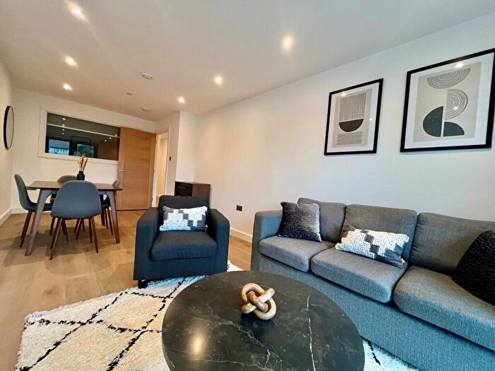 2 Bedroom Apartment To Rent In York Road, Leeds, LS9