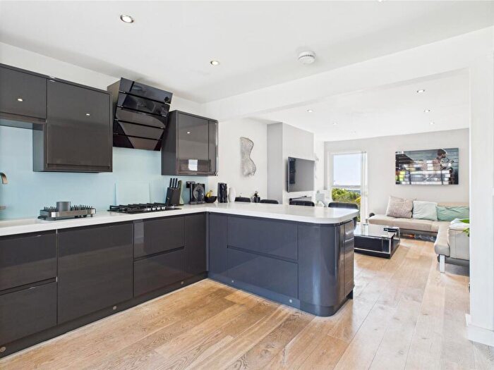 3 Bedroom Maisonette For Sale In Alan Way, Brighton, BN2