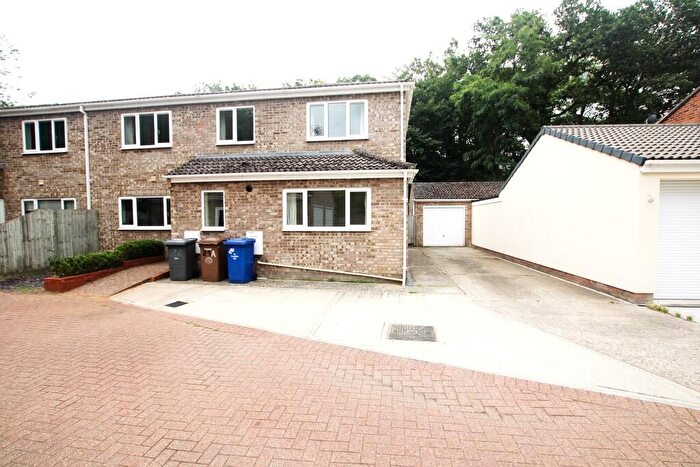 4 Bedroom Semi Detached House To Rent In Woodlands Way, Mildenhall, IP28