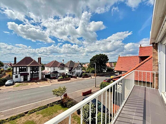 2 Bedroom Apartment For Sale In *Estuary Views * Kings Keep, Chalkwell, SS0