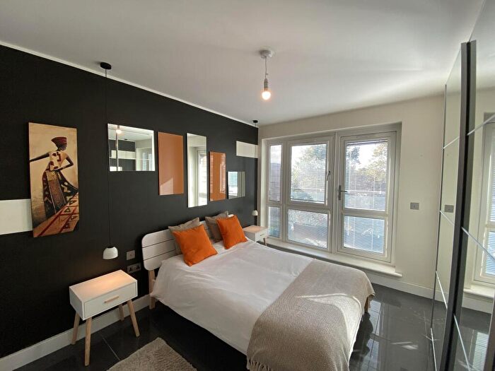 2 Bedroom Apartment To Rent In High Street, Southampton, SO14