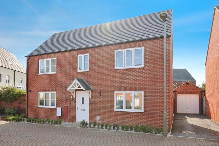 4 Bedroom Detached House For Sale In Swift Drive, Bodicote, Banbury, OX15