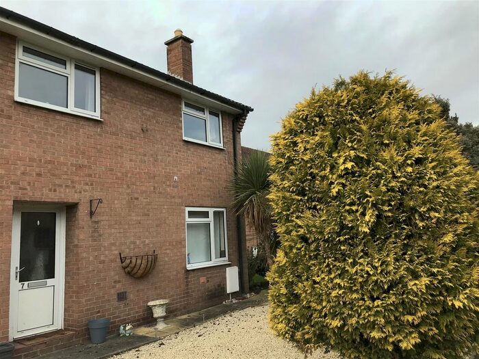 3 Bedroom Semi-Detached House To Rent In Hopwith Close, Easingwold, York, YO61