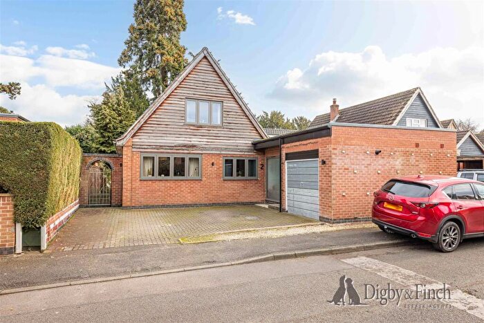 3 Bedroom Detached House For Sale In Yew Tree Close, Radcliffe-On-Trent, Nottingham, NG12