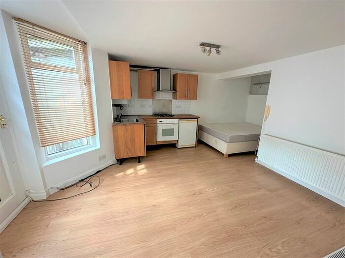Studio To Rent In Dawes Road, Fulham, London, SW6