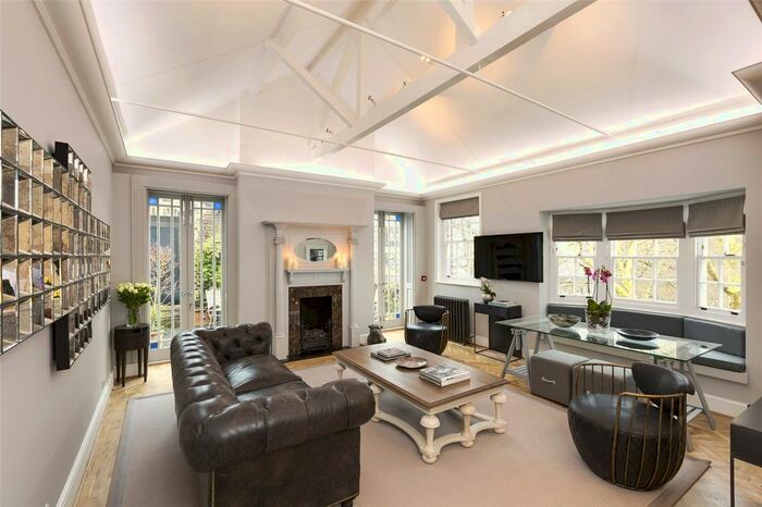 4 Bedroom Flat To Rent In North Audley Street, Mayfair, London, London, W1K
