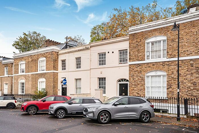 2 Bedroom Flat For Sale In Barnsbury Park, London, N1