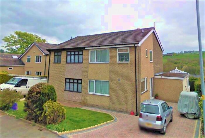 3 Bedroom House To Rent In Standroyd Drive, Colne, BB8