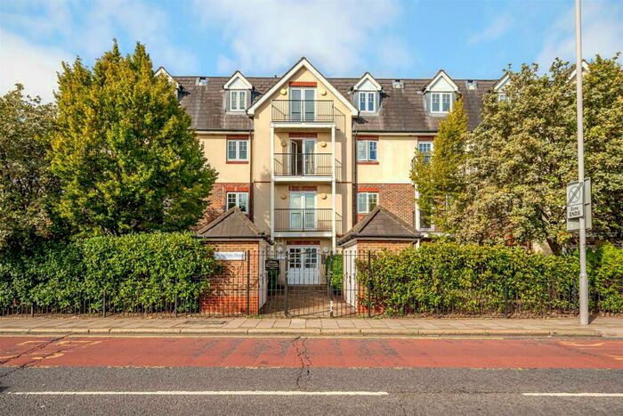 1 Bedroom Flat To Rent In Kings Penny House, Richmond Road, Kingston Upon Thames, KT2