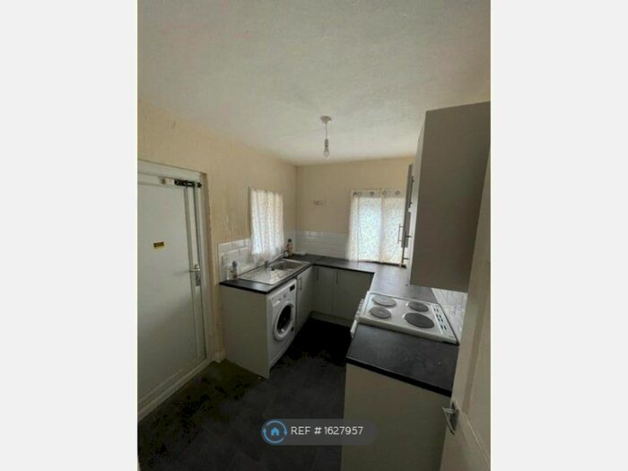 2 Bedroom Terraced House To Rent In Chorley Road, Westhoughton, Bolton, BL5