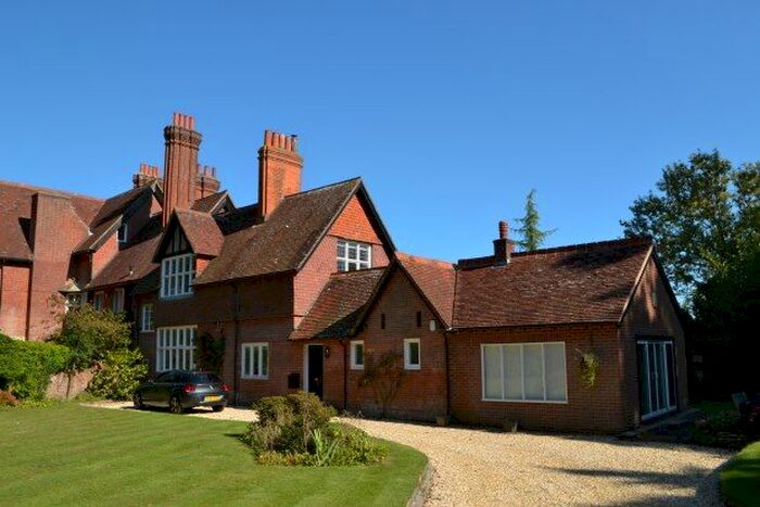 2 Bedroom Cottage To Rent In Southampton Road, Lymington, SO41